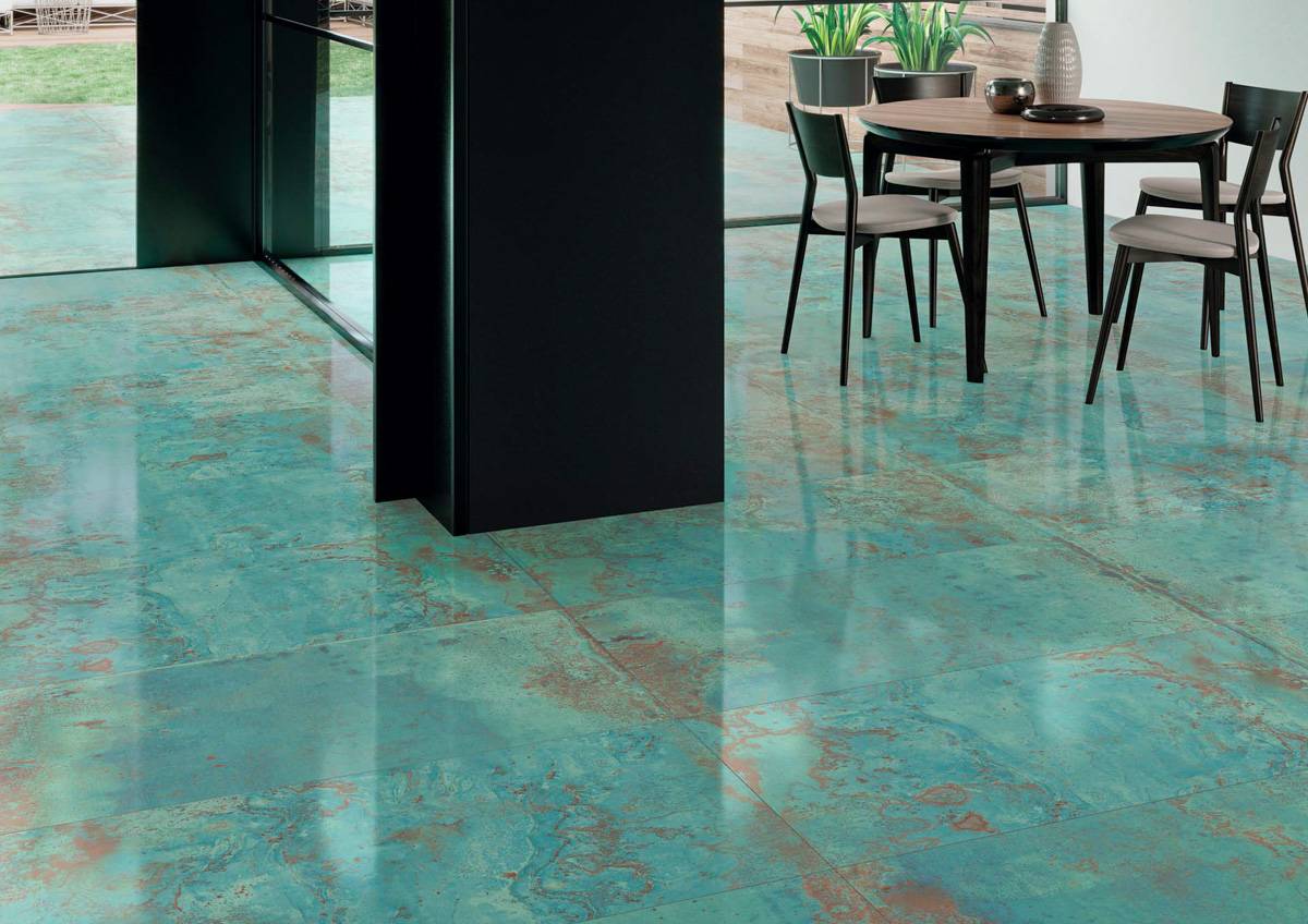 Douche à l'italienne avec receveur blanc à découvrir dans notre showroom à Nice - ADN